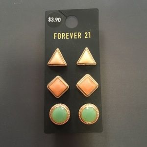 A brand new ear studs